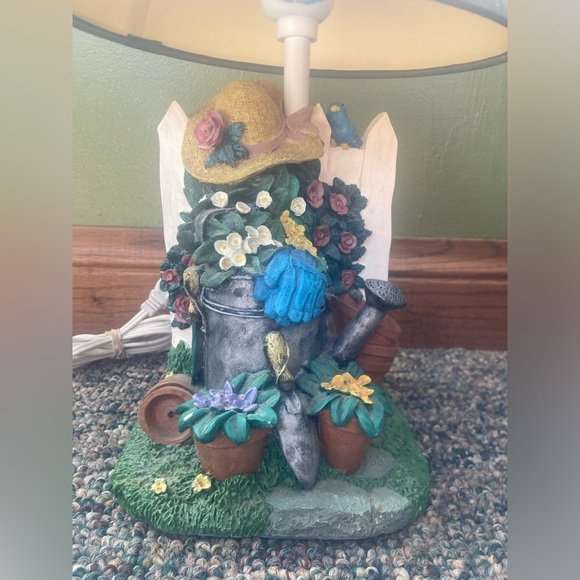 Vintage Figi Graphics 1993 Accent Desk Lamp LA-233 In The Garden Rabbit 14.5" H - Picture 2 of 5